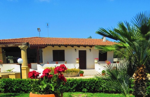 Parabita Apartment | Homerez - Apt. in Parabita with garden