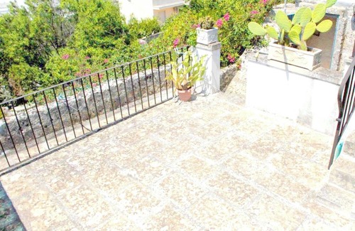 Serrano Apartment | Homerez - Apt. in Serrano - parking