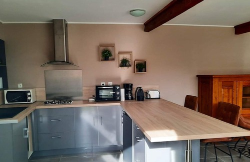 Pelissanne Apartment | Homerez - Beautiful appartement for 4 ppl. with terrace at Pélissanne