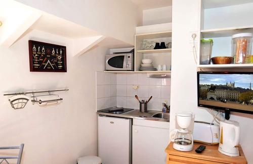 2nd Arrondissement Apartment | Homerez - Beautiful appartement for 2 ppl. with terrace at Lyon