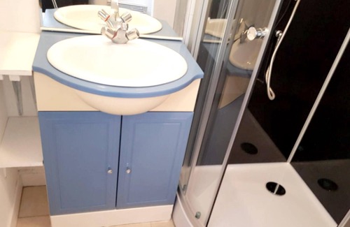 Hourtin Port House | Homerez - Beautiful house for 4 ppl. with shared pool and terrace at Hourtin