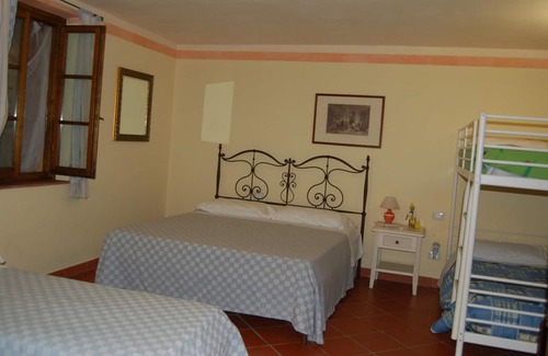 Montecarlo Apartment | Homerez - Big appartement for 11 ppl. with shared pool and garden at Montecarlo