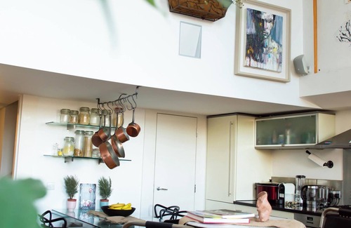 Oval Apartment | Homerez - Charming Apartment in Greater London - 70 m² - Pets Allowed