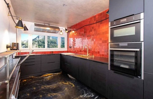 Sormiou Apartment | Homerez - Comfortable apartment in Marseille 100 m² with view