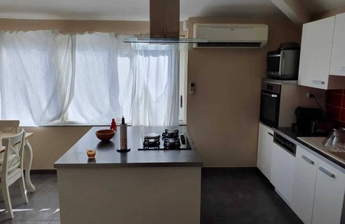 Martigues House | Homerez - Comfortable house with pool in Martigues 93 m²