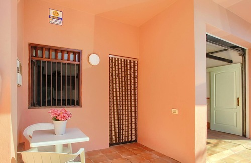 Los Gavilanes House | Homerez - Spacious house with garden and terrace
