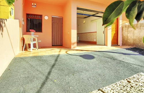 Los Gavilanes House | Homerez - Spacious house with garden and terrace