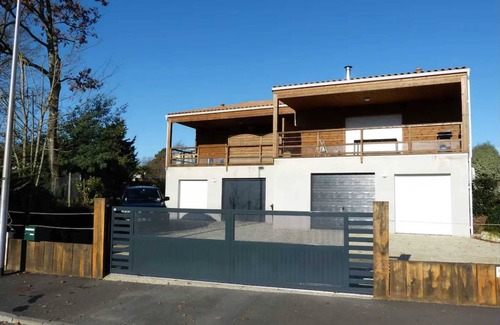 Les Mathes House | Homerez - Family House in Les Mathes with Garden and Sauna