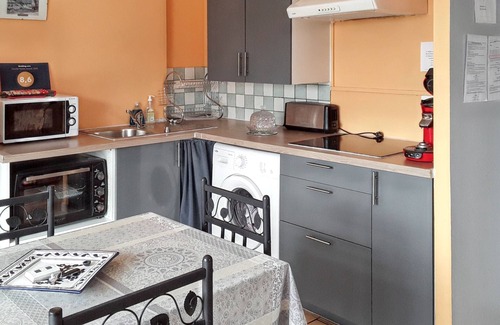 L'Isle-sur-la-Sorgue House | Homerez - House in L'Isle-sur-la-Sorgue