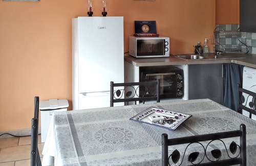 L'Isle-sur-la-Sorgue House | Homerez - House in L'Isle-sur-la-Sorgue
