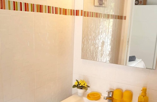 Point d'Or House | Homerez - House for 2 ppl. with swimming-pool, garden and terrace at Les Abymes