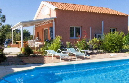 Castelnou House | Homerez - House for 6 ppl. with swimming-pool, garden and terrace at Castelnou