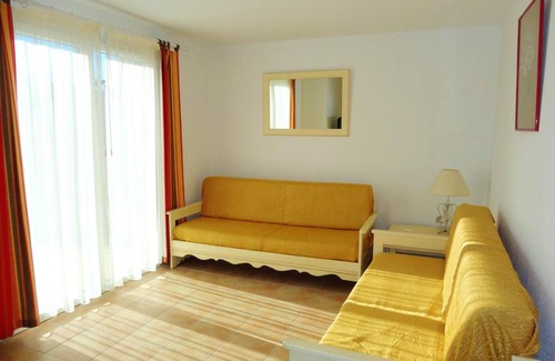 Homps House | Homerez - House for 6 ppl. with shared pool, garden and terrace at Homps