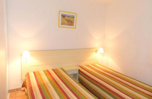 Homps House | Homerez - House for 6 ppl. with shared pool, garden and terrace at Homps