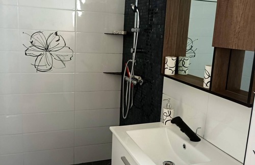 Concession Conde House | Homerez - House in Saint-Pierre.