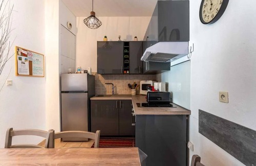 Uzes Apartment | Homerez - House in Uzès, shared pool