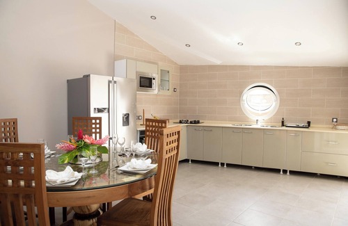 Sainte-Anne Villa | Homerez - Luxurious Villa with Pool in Sainte-Anne