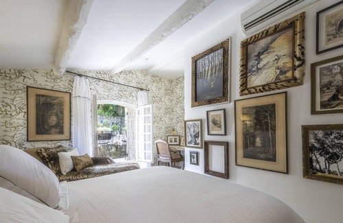 Les Baux-de-Provence Apartment | Homerez - Nice appartement for 4 ppl. with terrace at Les Baux-de-Provence