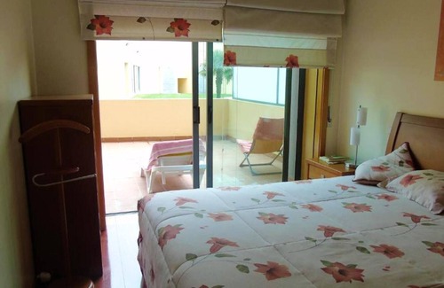 A Ver-o-Mar Apartment | Homerez - Nice appartement 800 m away from the beach for 6 ppl. with shared pool