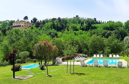 Montecarlo Apartment | Homerez - Nice appartement for 5 ppl. with shared pool at Montecarlo