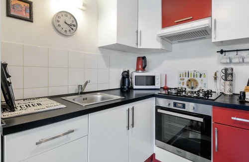 Centre Ville Rive Gauche Apartment | Homerez - Nice appartement for 3 ppl. with balcony at Rouen