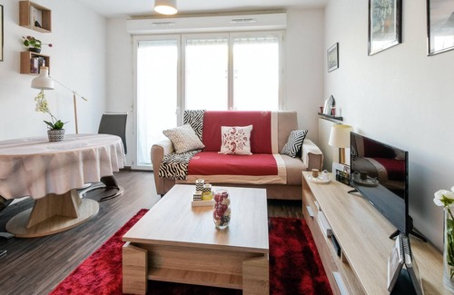 Centre Ville Rive Gauche Apartment | Homerez - Nice appartement for 3 ppl. with balcony at Rouen