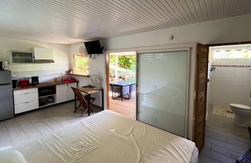 L'Houezel House | Homerez - Nice bungalow 1 km away from the beach for 2 ppl. with shared pool