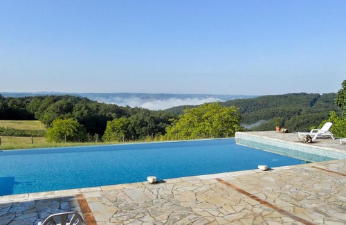 Beynac-et-Cazenac House | Homerez - Nice house for 4 ppl. with shared pool at Beynac-et-Cazenac
