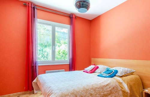 Auriol House | Homerez - Nice house for 8 ppl. with swimming-pool, garden and terrace at Auriol