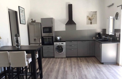 Venasque House | Homerez - Nice property for 4 ppl. with shared pool and terrace at Venasque