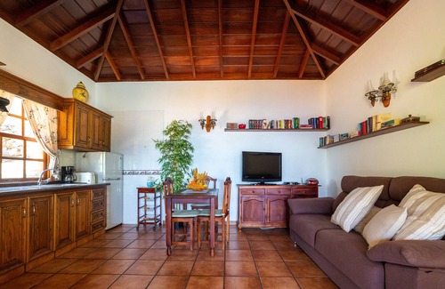 Tijarafe Villa | Homerez - Nice villa 15 km away from the beach for 2 ppl. with swimming-pool