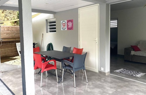 Les Abymes Villa | Homerez - Nice villa 5 km away from the beach for 4 ppl. with swimming-pool
