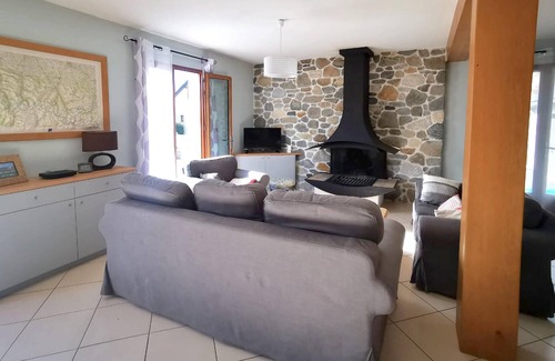 Arras-en-Lavedan House | Homerez - Spacious house for 7 ppl. with terrace and balcony at Arras-en-Lavedan