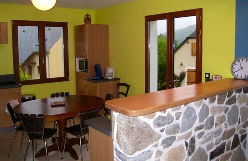 Arras-en-Lavedan House | Homerez - Spacious house for 7 ppl. with terrace and balcony at Arras-en-Lavedan