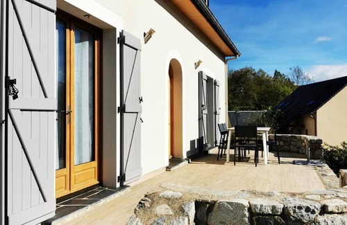 Arras-en-Lavedan House | Homerez - Spacious house for 7 ppl. with terrace and balcony at Arras-en-Lavedan
