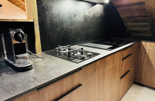 Passy Apartment | Homerez - Spacious Apt in Passy