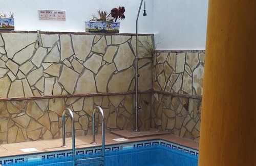 El Bosque House | Homerez - Spacious house for 4 ppl. with swimming-pool and terrace at El Bosque
