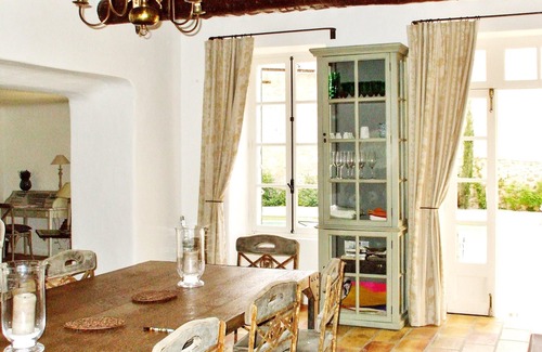Molleges House | Homerez - Spacious house for 8 ppl. with swimming-pool and terrace at Mollégès