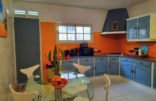 Cafeiere House | Homerez - Spacious House with Jacuzzi in Deshaies - Mountain and Garden View