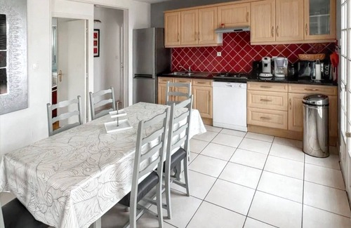 Cleder House | Homerez - Spacious house in Cléder with garden + 10 people.
