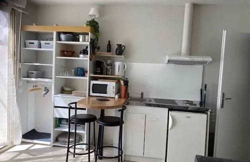 Aigues-Mortes Apartment | Homerez - Studio Aigues-Mortes