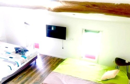 Saint-Jory Apartment | Homerez - Studio for 4 ppl. with shared pool, garden and terrace at Saint-Jory