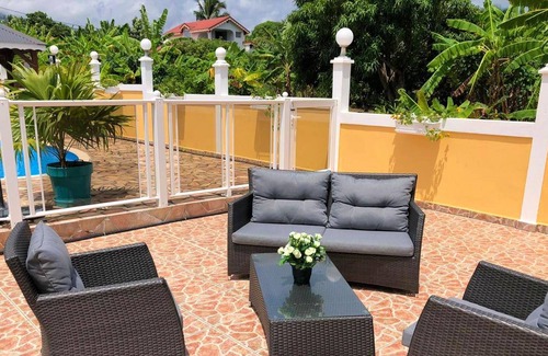 Capesterre-Belle-Eau Villa | Homerez - Villa for 6 ppl. with swimming-pool and garden at Capesterre-Belle-Eau