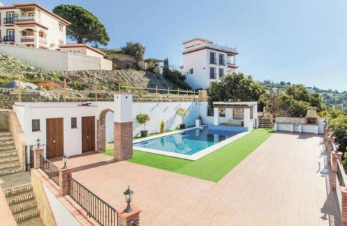Canillas de Albaida Villa | Homerez - Villa in Canillas de Albaida