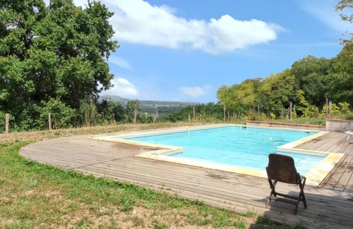 Villeneuve-sur-Lot Villa | Homerez - Villa in Villeneuve-sur-Lot