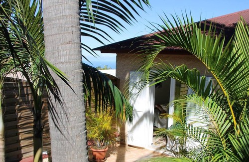 Le Tampon Villa | Homerez - Villa 14 km away from the beach for 4 ppl. with swimming-pool