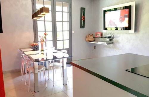 Fumel Villa | Homerez - Villa for 6 ppl. with swimming-pool, garden and terrace at Fumel