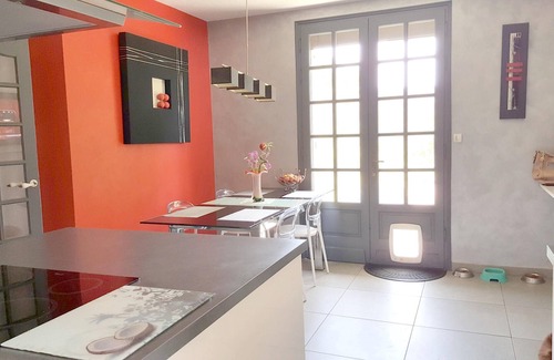 Fumel Villa | Homerez - Villa for 6 ppl. with swimming-pool, garden and terrace at Fumel