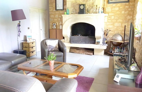 Fumel Villa | Homerez - Villa for 6 ppl. with swimming-pool, garden and terrace at Fumel