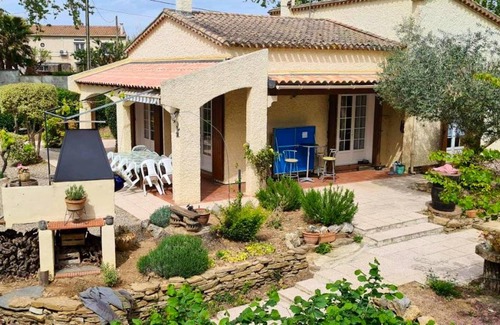Bassan Villa | Homerez - Villa for 8 ppl. with swimming-pool, garden and terrace at Bassan